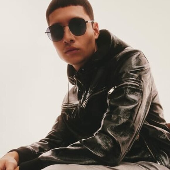 New Quay Unisex Big Time Black Frame / Smoke Polarized Lens Round Sunglasses - Picture 6 of 7